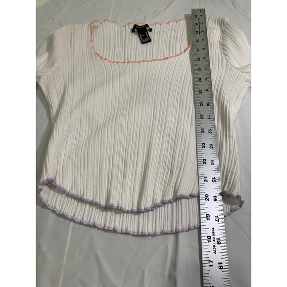 Y2K Forever 21 Ribbed Crop Top White Coquette Lettuce Hem Long Sleeve Baby Tee M - Picture 7 of 9